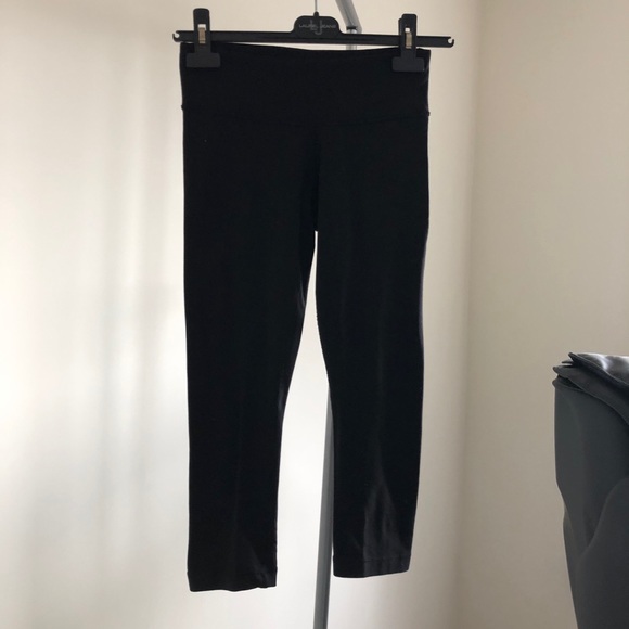 Lululemon Wunder Under Cropped Leggings - Picture 3 of 3